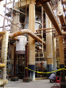 vacuum tower support structure